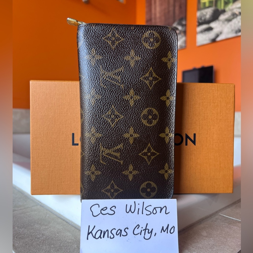 SOLD Louis Vuitton Monogram Zippy Long Wallet - Picture 2 of 14